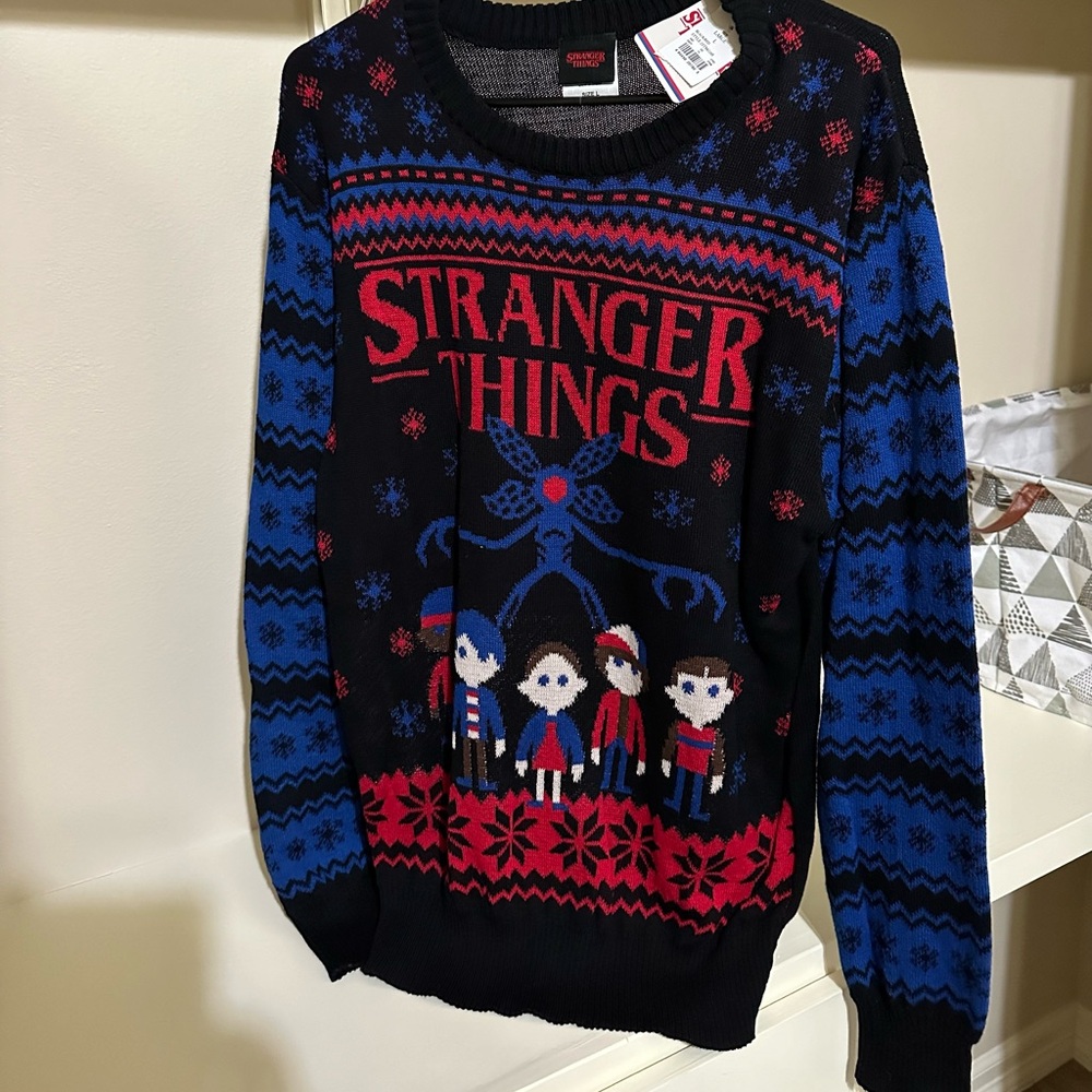 Sweater. Stranger Things.